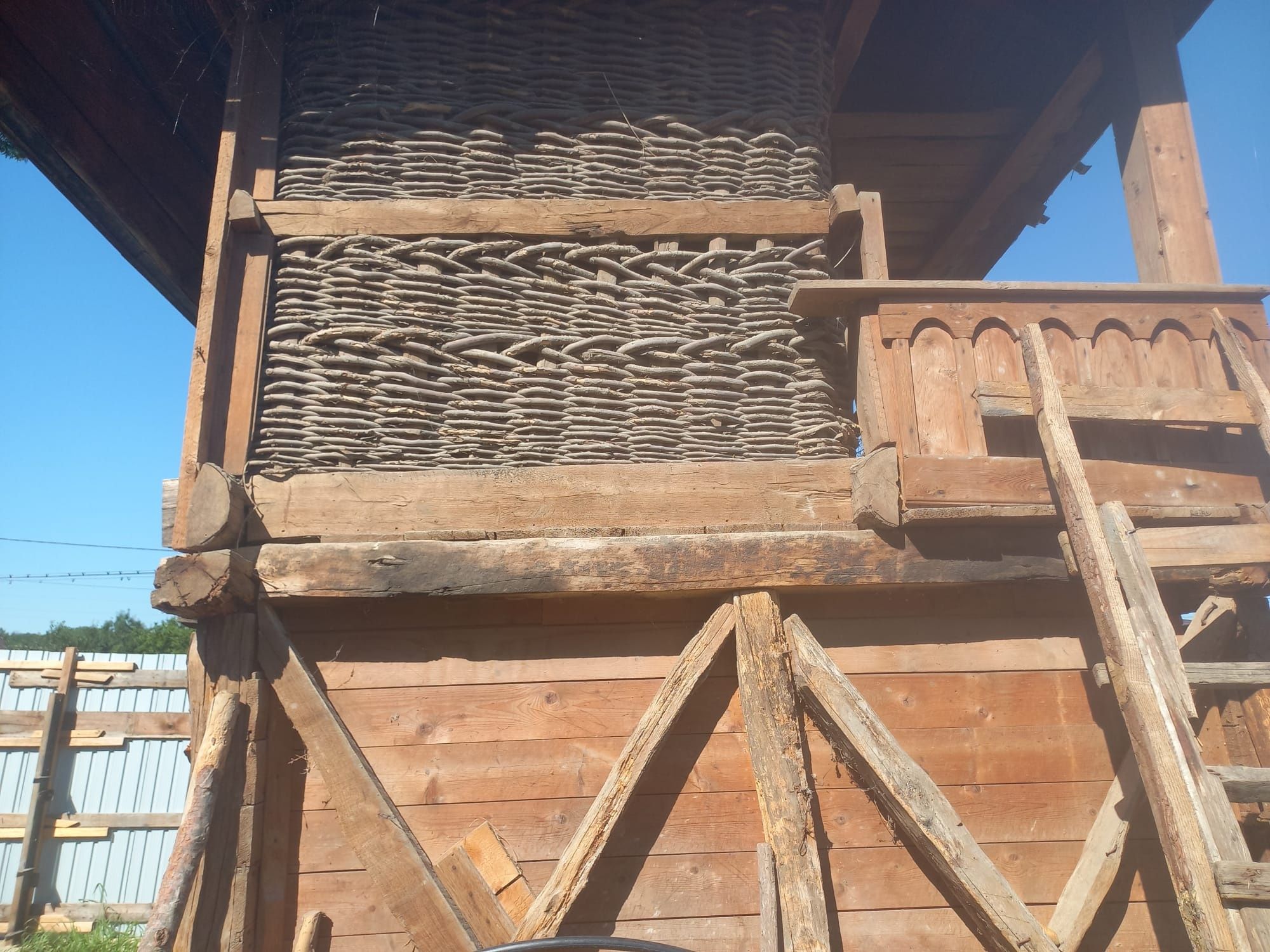 Vand hambar din lemn in stare foarte buna