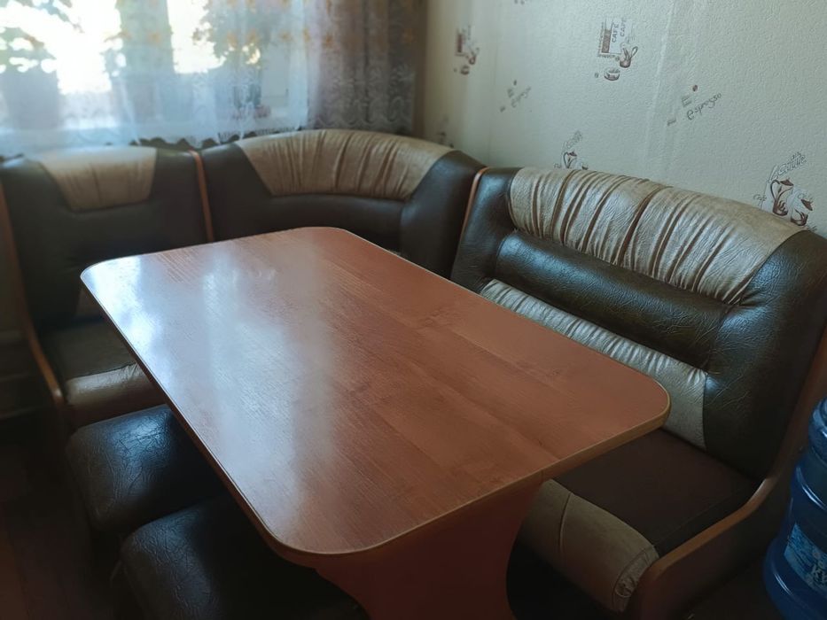 Кухонный гарнитур обеденная зона