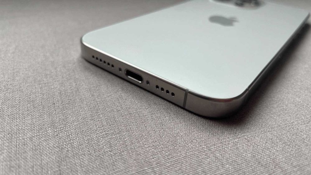 Iphone 15 pro max като нов (гаранционен)