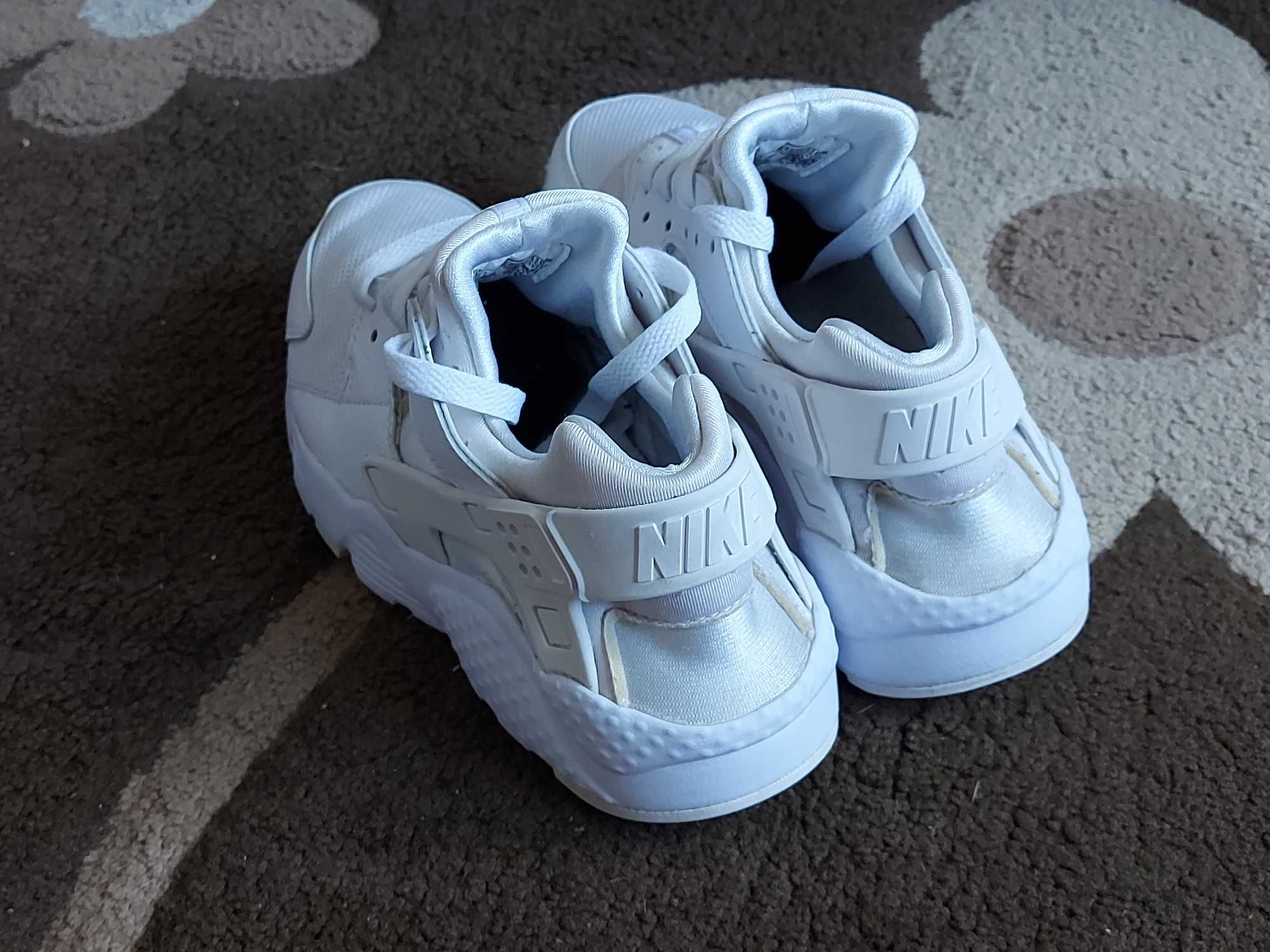 Дамски обувки Nike Huarache Run GS - 36.5 номер