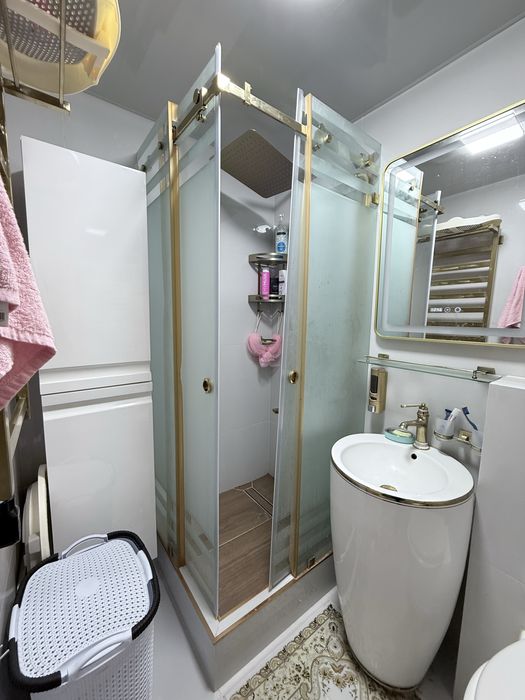 Душевая кабина стекло