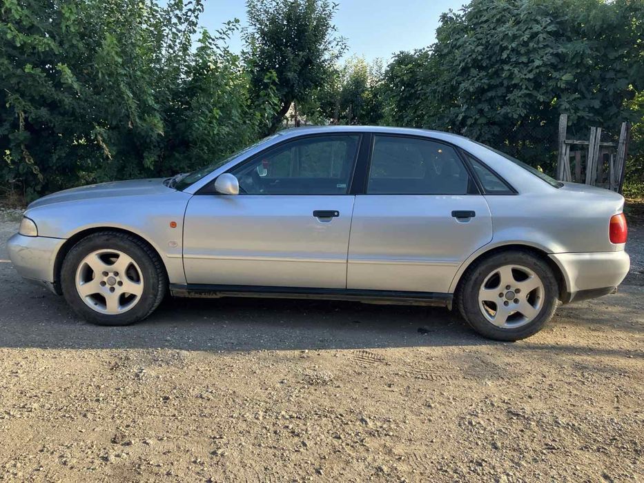 Продава се AUDI A4 1.8T