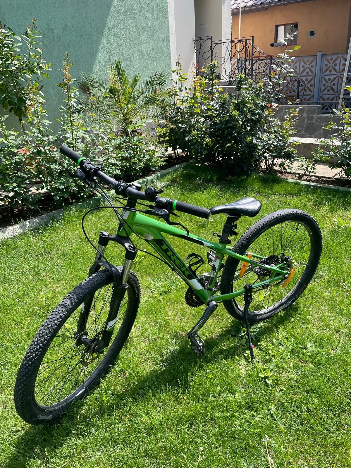 Vând bicicleta Trek roți 26