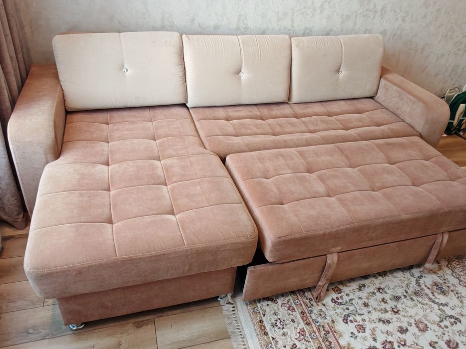 Продам угловой диван б/у