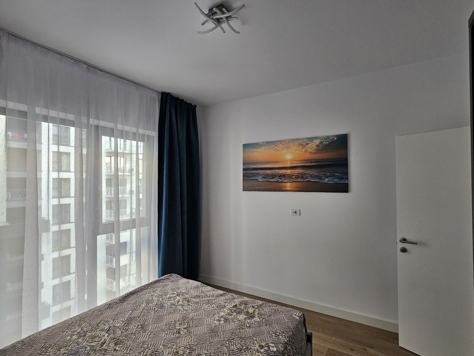 Inchiriez apartament cu 2 camere (Dormitor + Living) SILK si parcare