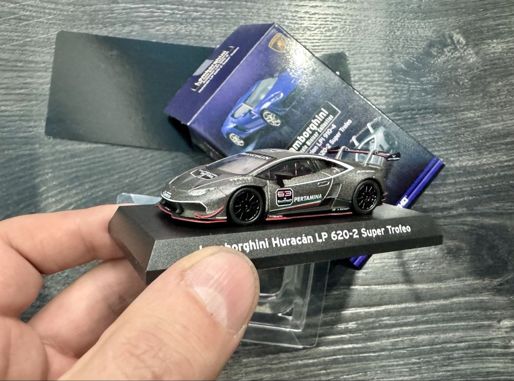 BMW! Продавам колекционерски модели в мащаб 1:64 MINI GT Tarmac Works
