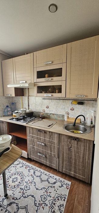 Кухонный гарнитур в хорошем состоянии!!!