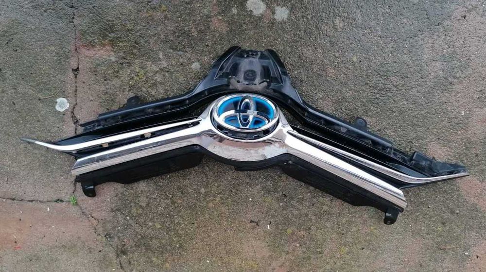 Решетка за Тойота Аурис 2018 г комплект или на части