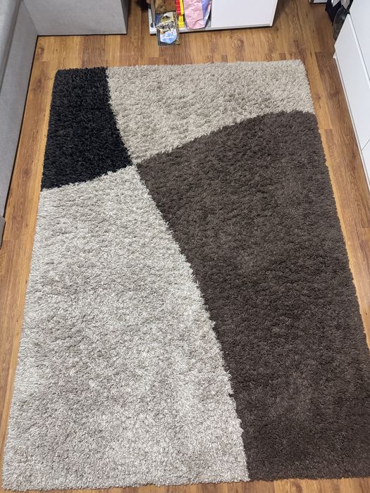 Covor 230•160 Pret:200 Ron