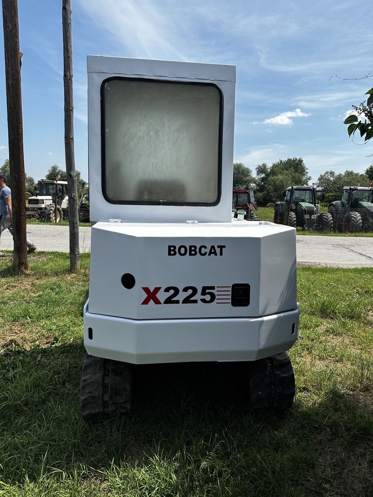 Miniexcavator Bobcat X225