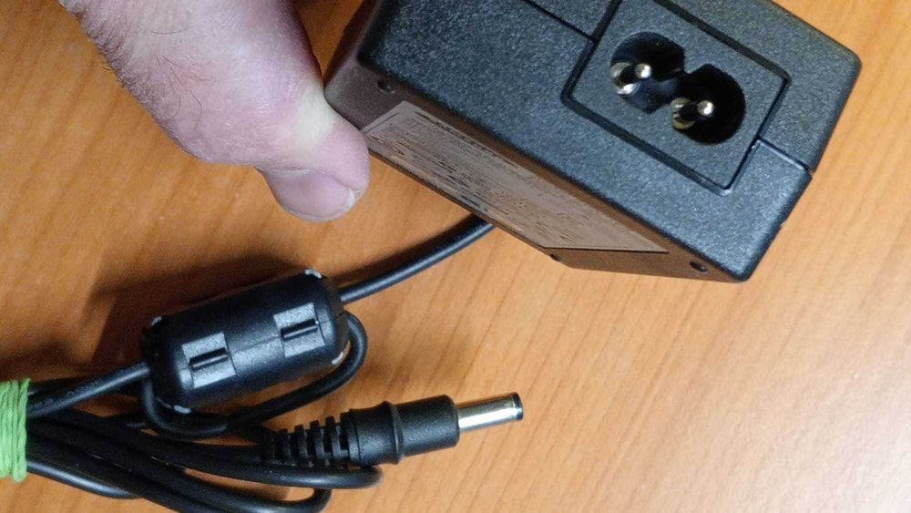 Alimentator 12V 2A 24W, DA 24B12 FAB, mufa Ext 5,5 mm, Int 2,0 mm