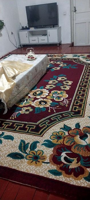 Uy sotiladi, 4 sotix.