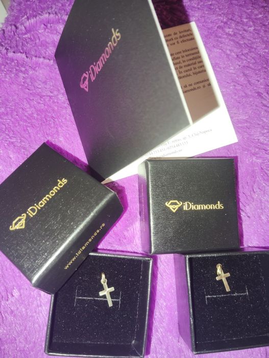 Cruciuliță din aur de 14k