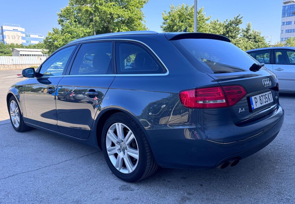 Ауди А4 комби с десен волан
