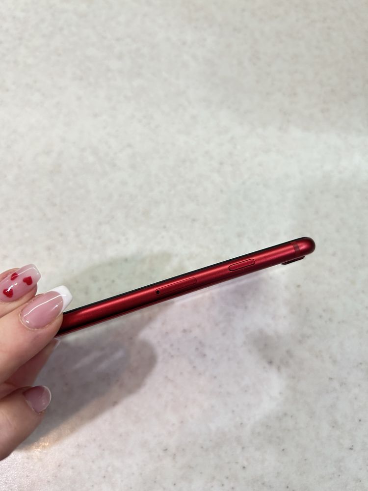 IPhone SE 2020 red