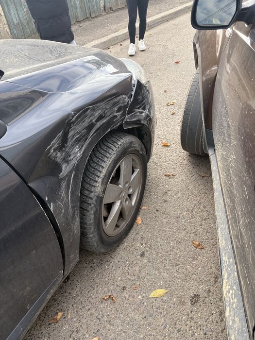 TEB66 Caut Bara si aripa Renault Megane 3 Cod culoare TEB66