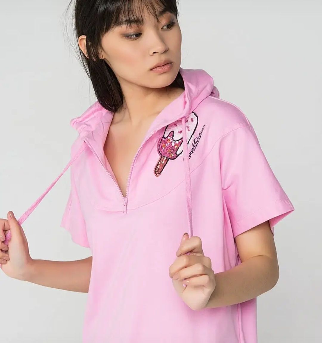 Нова рокля на Love Moschino