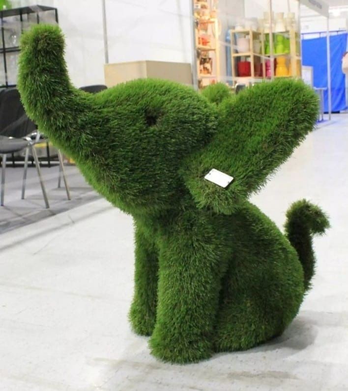 Продам скульптура слонёнок из искусственный травы