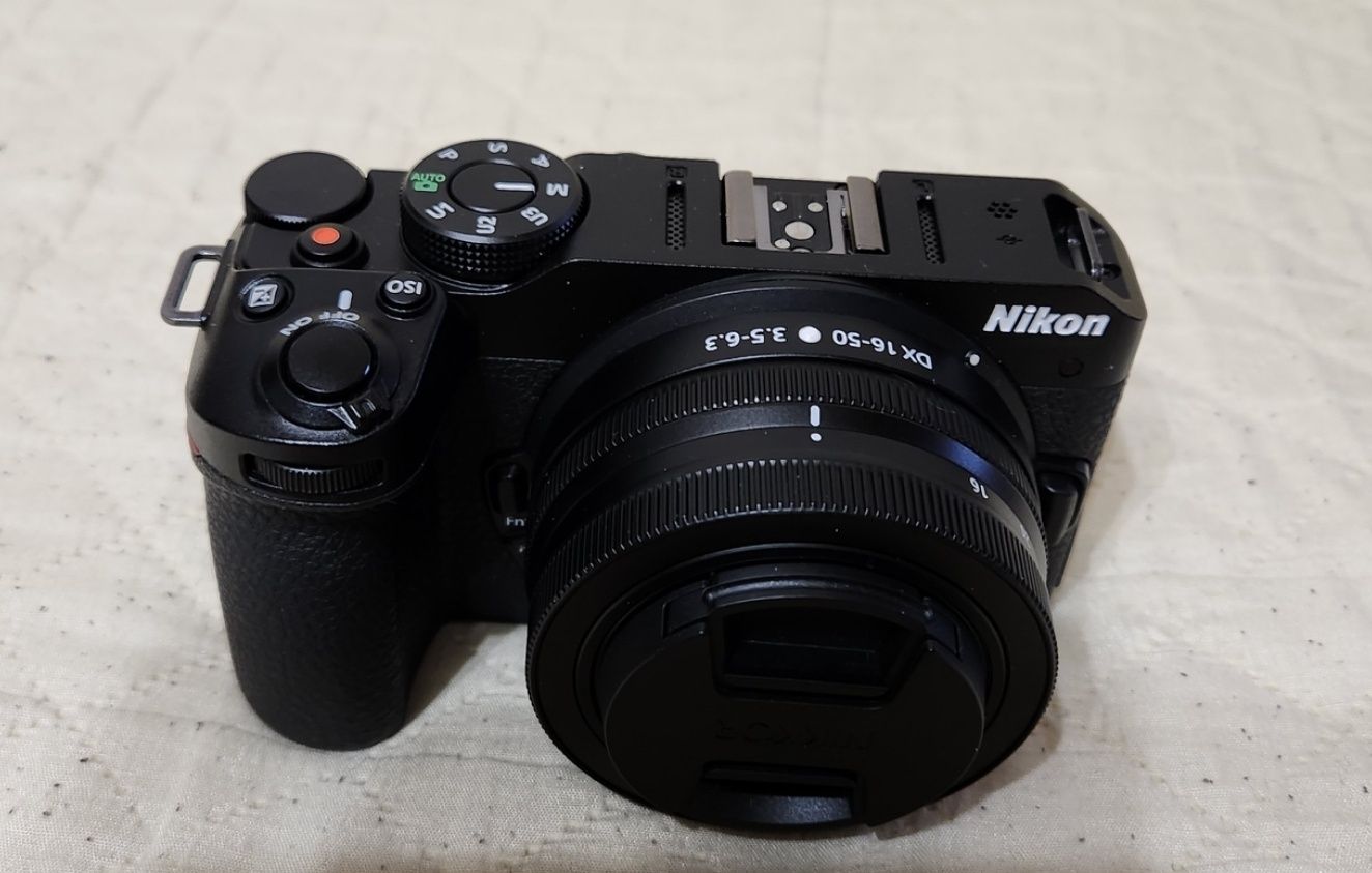 Aparat foto Nikon Z30 vlogger kit, F64