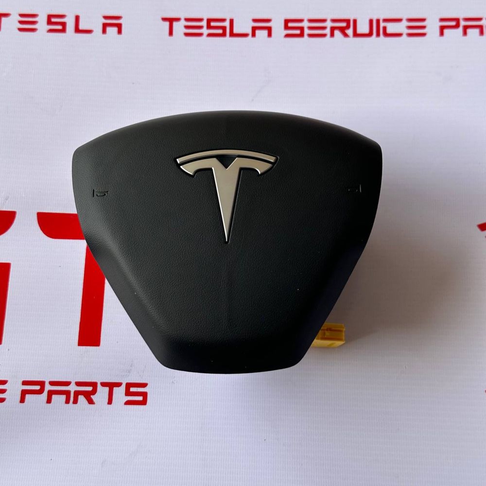 В наличии руль Airbag /rul Airbag  для Tesla Model 3.