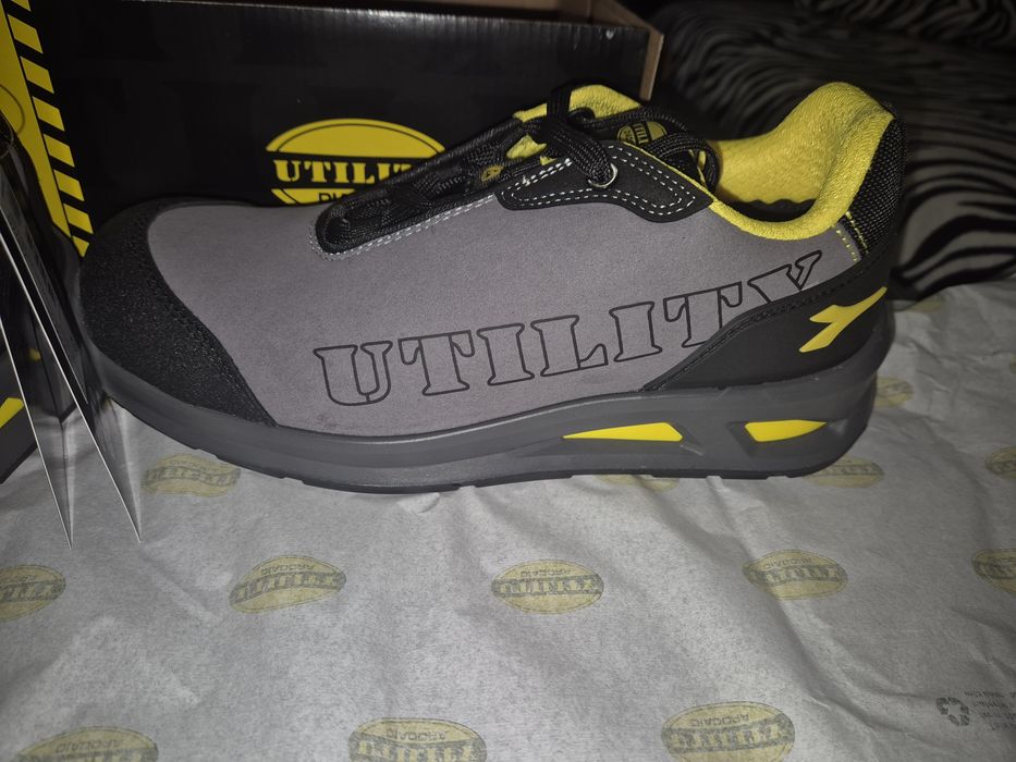 Нови работни обувки с кутия