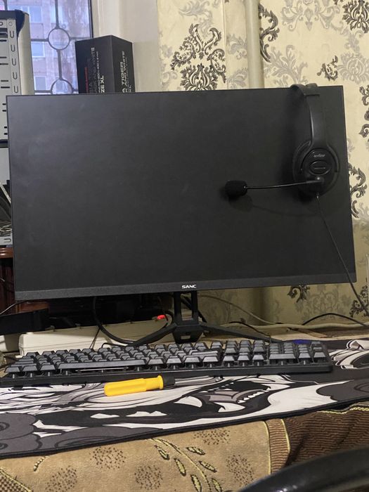 Монитор sank 24 дьюма 75 герц