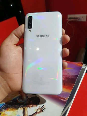 Samsung Galaxy A50 White