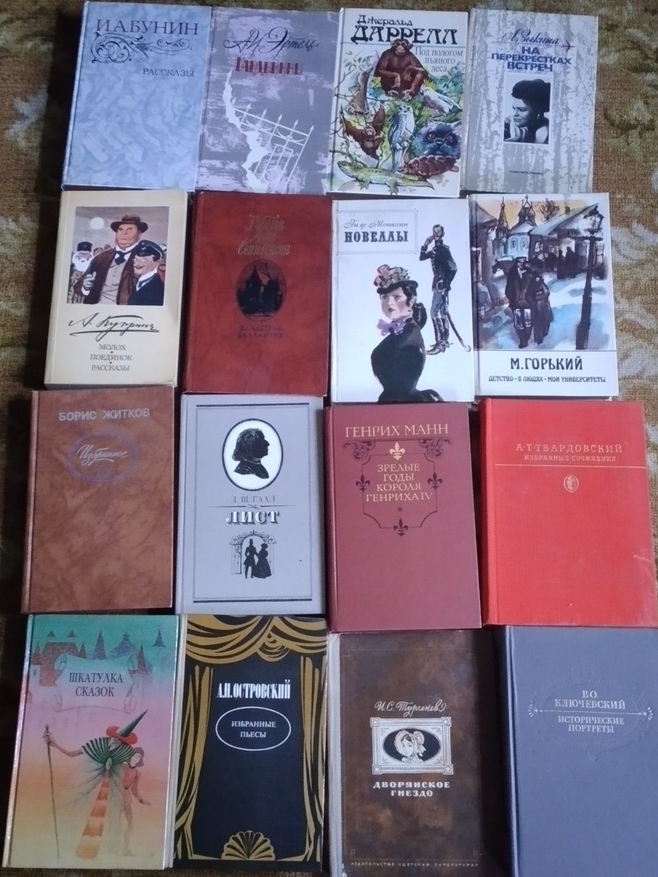 Книги, по 5000 сум. Новые. Стояли на полке