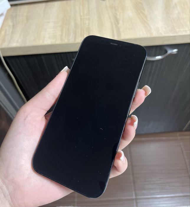~ Vand IPhone 12 Black Impecabil