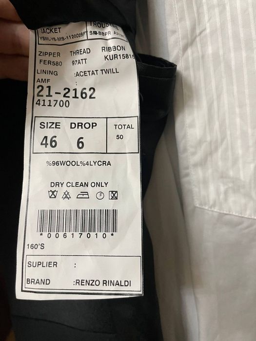 Костюмы и брюки от Renzo Rinaldi.