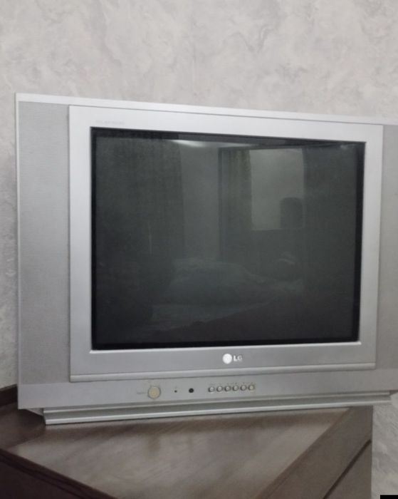 LG tilivizir sotiladi tuneri kamplekt.