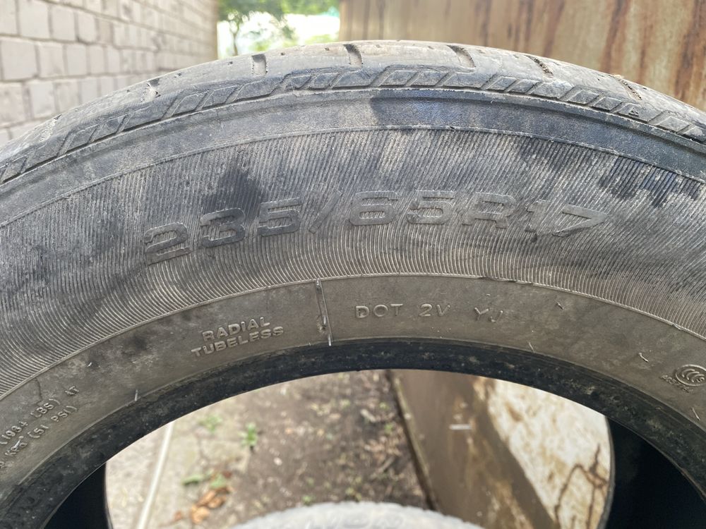 Шины 235*65*R17 зимние