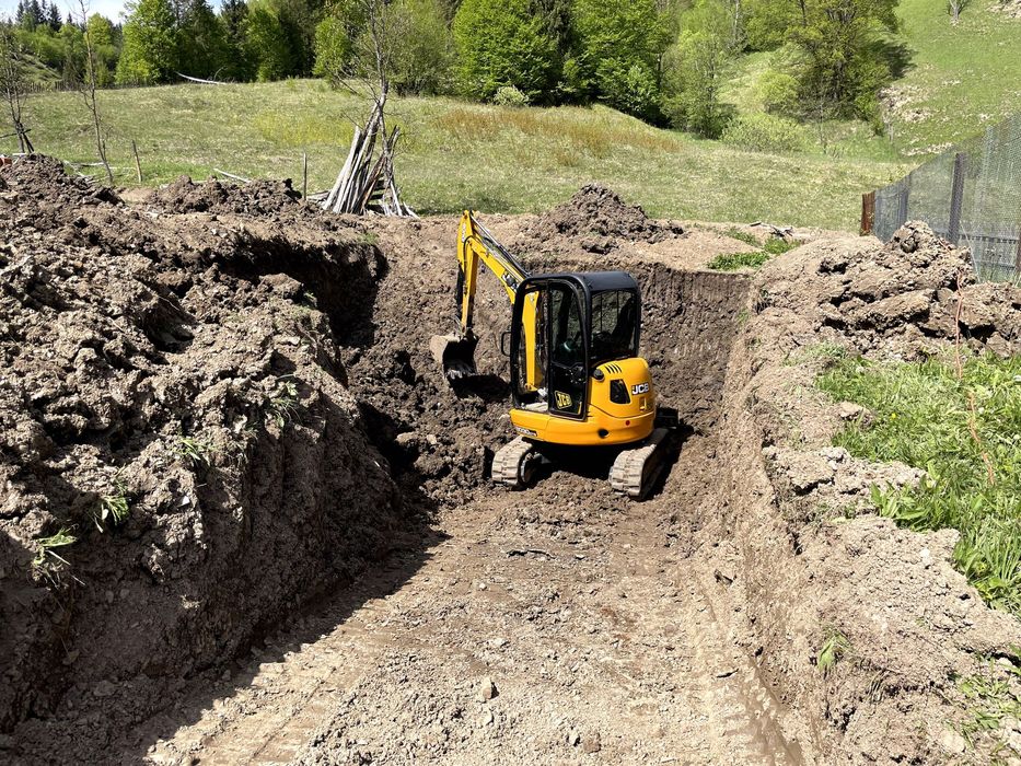 Închiriere Excavator Miniexcavator Escavator Excavatii Terasamente