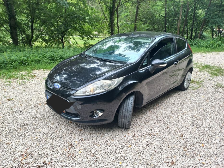 Vând Ford fiesta