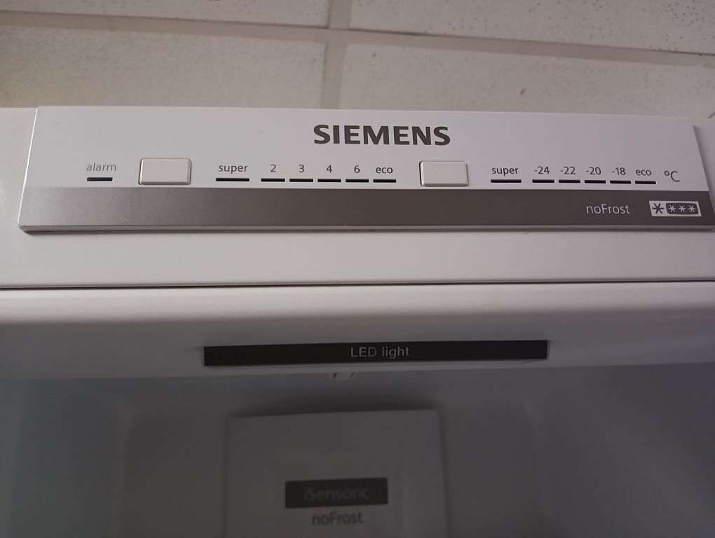 Иноксов комбиниран хладилник с фризер Сименс Siemens 2 години гаранция