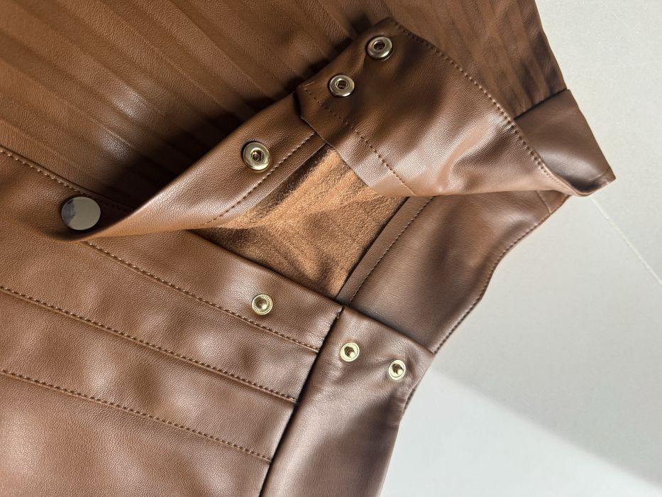 fusta Zara din piele, noua