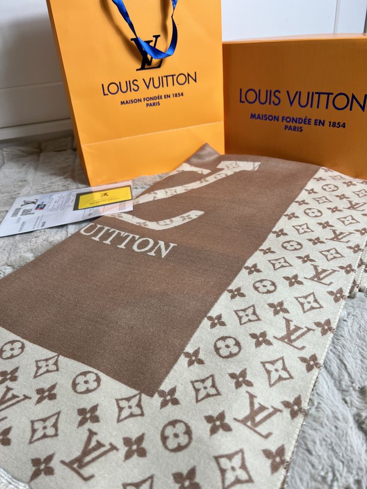 Fular/Eșarfă Louis Vuitton/Hermes/Chanel