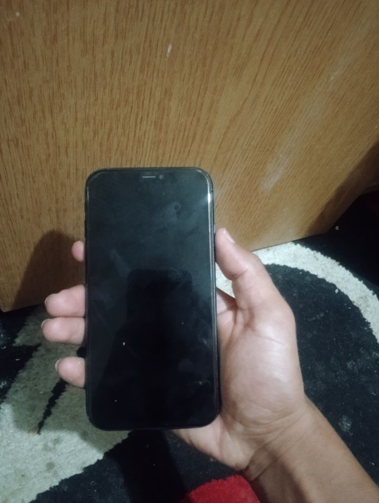 IPhone 11 iCloud tushgan