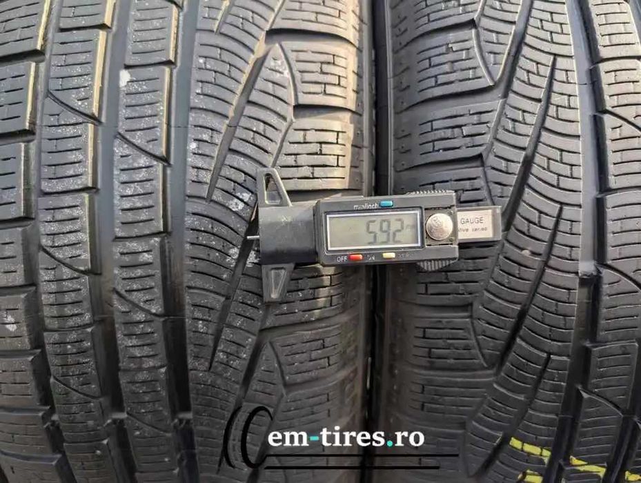 SET 4 Anvelope Iarna 225/40 R18 PIRELLI Sottozero Winter Runflat
