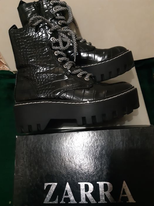 Ботинки модные фирмы  "ZARA". Босоножки. Демисезонные сапоги.