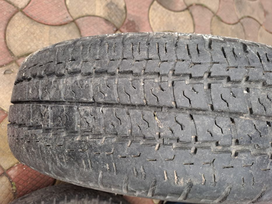 Vand 2 cauciucuri cu jante umflate 195/70 R15 C