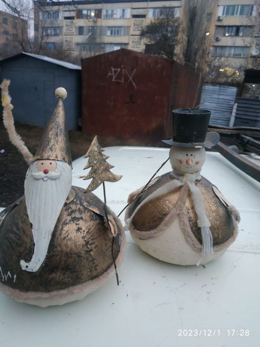 Новогодние игрушки.