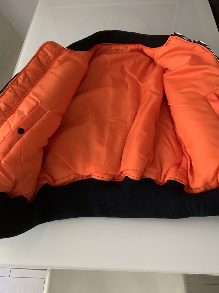 Нов бомбър" Alpha Industries"  размер L с две лица
