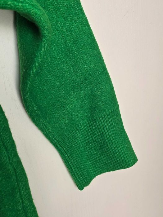 ZARA пуловер в зелено