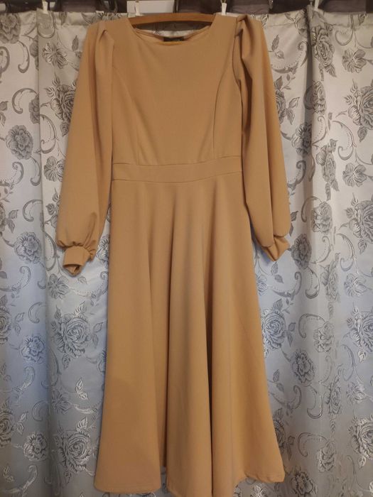 Rochie bej cu maneca lunga marimea L