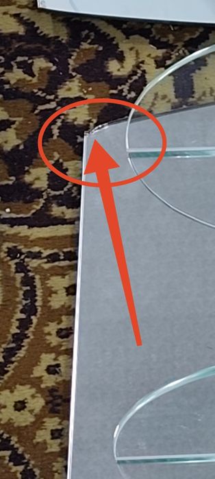 Зеркало со стеклянными полками