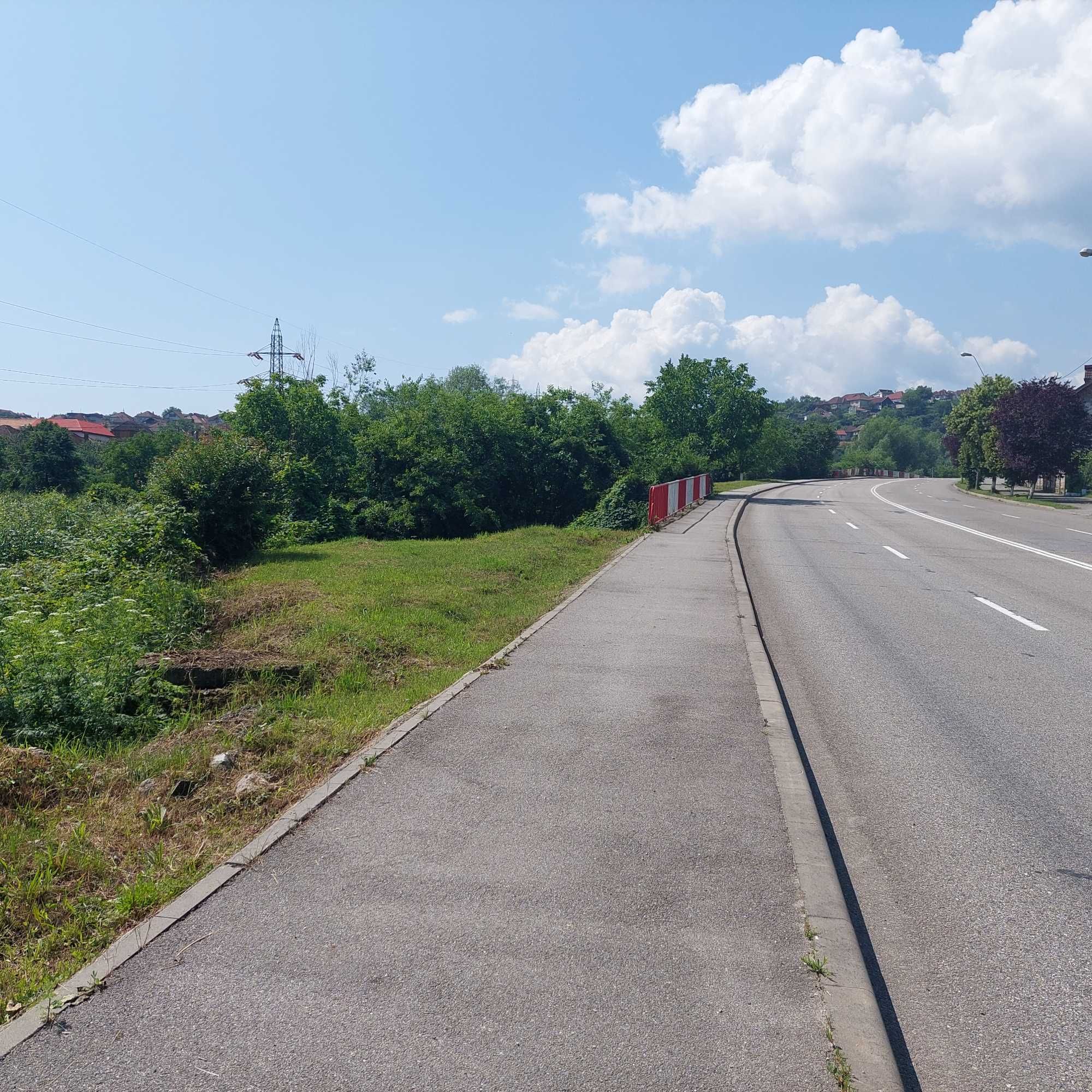 Teren intravilan  in centru vechi pe malul Cernei Hunedoara