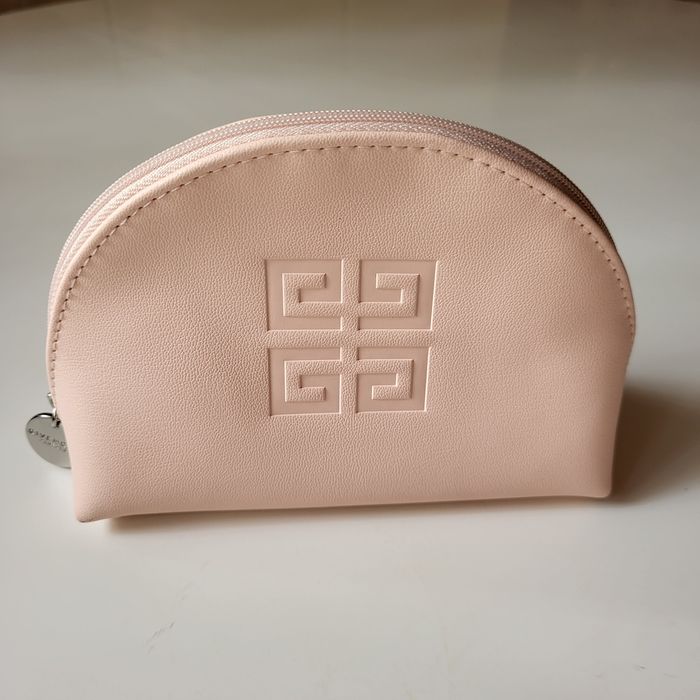 Gentuta cosmetice Givenchy