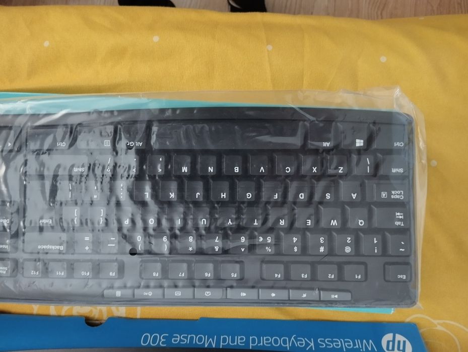 Tastatura wireless cu mause 55 lei buc