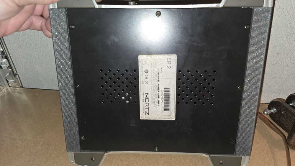 Бас каса Hertz 8" с усилвател 190W RMS